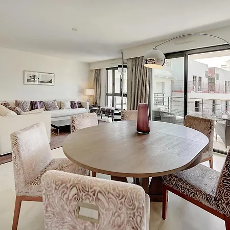 Carlton Riviera *